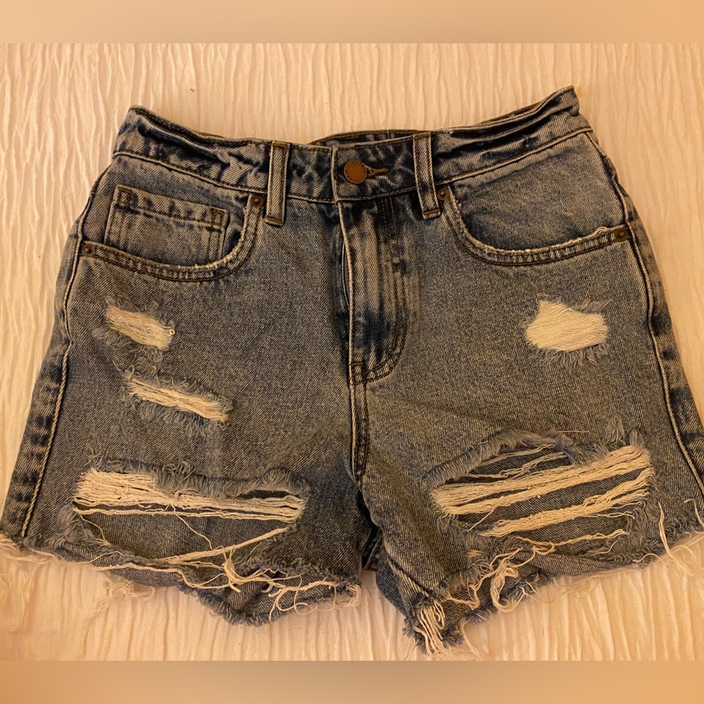 Great condition perfect for summer selling because of style change